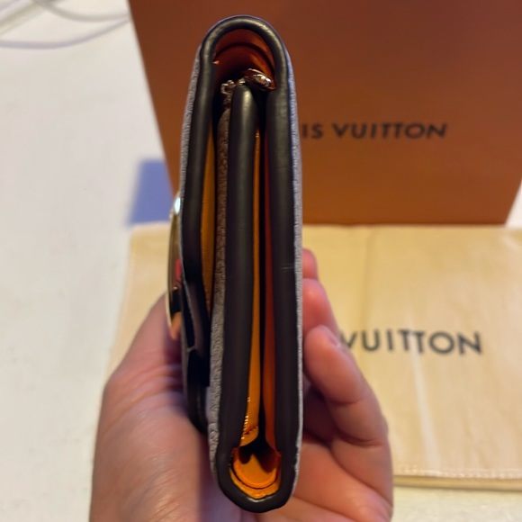 EUC Louis Vuitton Grained calfskin Pont Neuf Trifold Compact wallet Gris - Picture 7 of 17